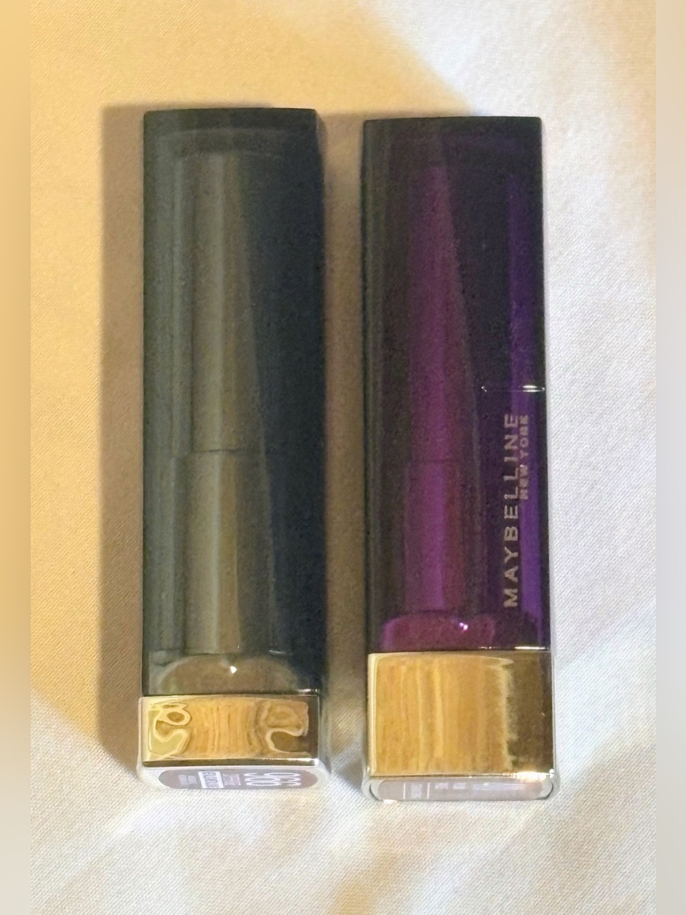 Maybelline & Unbranded Metallic Cased Lipstick Duo